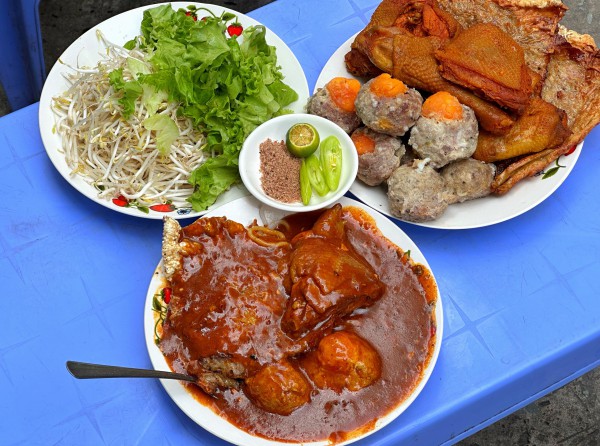 Bánh tầm cay đặc sản Cà Mau ở TP.HCM: Quán bình dân trong hẻm bán 24/7 Bánh tầm cay đặc sản Cà Mau ở TP.HCM: Quán bình dân trong hẻm bán 24/7