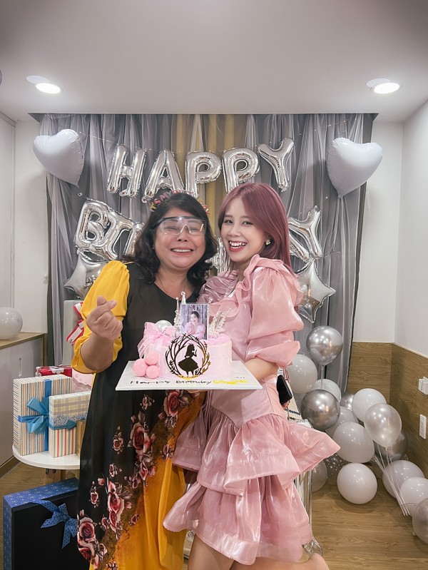 Bất ngờ sau clip bà chủ bật khóc nói lời tạm biệt khách Bất ngờ sau clip bà chủ bật khóc nói lời tạm biệt khách