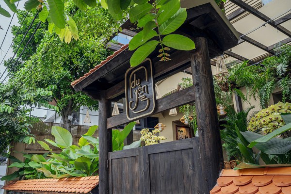 Bất ngờ với người đứng sau nhà hàng chay TP.HCM được Michelin vinh danh 2 năm liền Bất ngờ với người đứng sau nhà hàng chay TP.HCM được Michelin vinh danh 2 năm liền