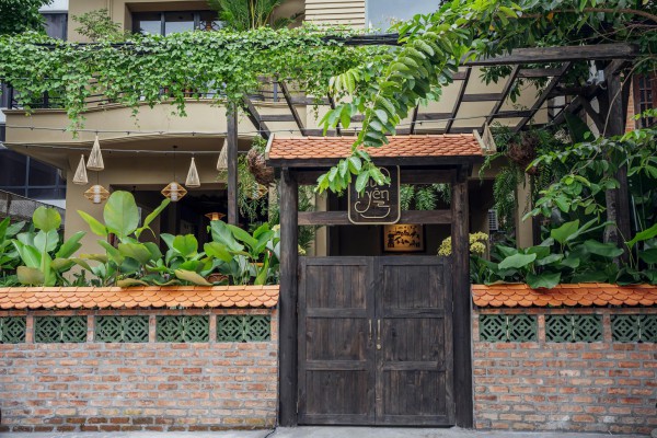 Bất ngờ với người đứng sau nhà hàng chay TP.HCM được Michelin vinh danh 2 năm liền Bất ngờ với người đứng sau nhà hàng chay TP.HCM được Michelin vinh danh 2 năm liền