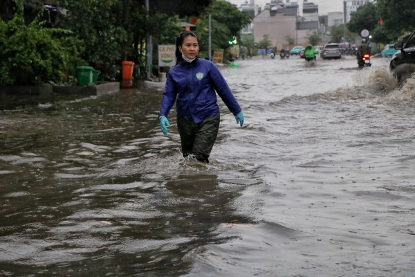 Cám cảnh 'ngập nước là đóng cửa' của nhiều hàng quán ở TP.HCM mùa mưa Cám cảnh 'ngập nước là đóng cửa' của nhiều hàng quán ở TP.HCM mùa mưa