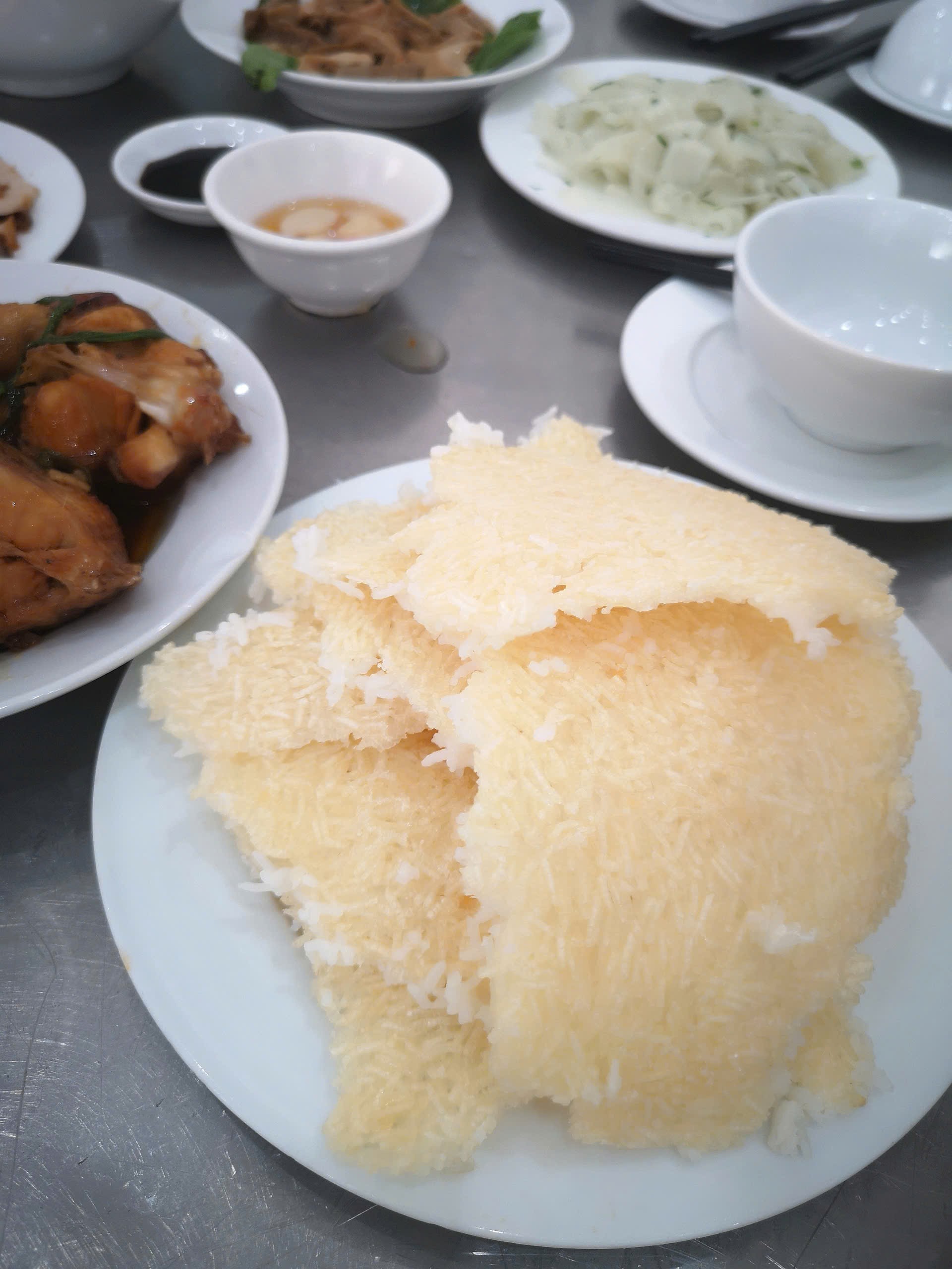 Cận cảnh bữa cơm của các chiến sỹ tham gia A80 Cận cảnh bữa cơm của các chiến sỹ tham gia A80