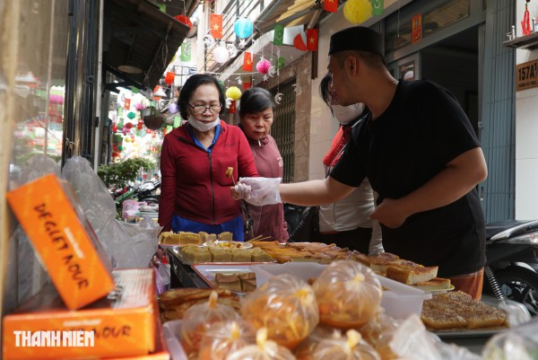 Chợ ẩm thực Ramadan ở TP.HCM chỉ mở một tháng bán gì?
