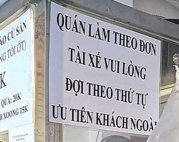 Dán bảng 'ưu tiên khách ngoài' gây bức xúc, chủ quán cơm tấm ở TP.HCM trần tình