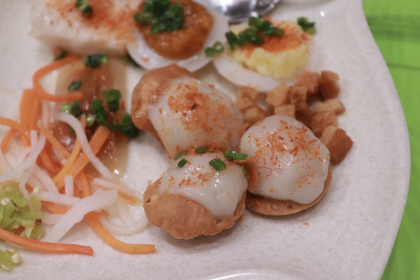 Gây bão mạng quốc tế, bánh ram ít Huế thành món 'best seller' ở nhiều quán TP.HCM