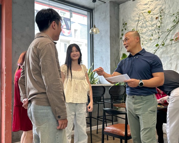 Học sinh mang điểm thi... đi ăn nem nướng, có người được giảm hơn 90% ở TP.HCM Học sinh mang điểm thi... đi ăn nem nướng, có người được giảm hơn 90% ở TP.HCM