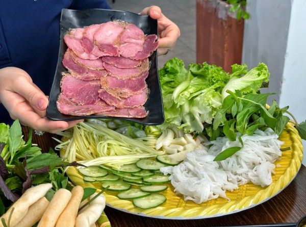 Học sinh mang điểm thi... đi ăn nem nướng, có người được giảm hơn 90% ở TP.HCM Học sinh mang điểm thi... đi ăn nem nướng, có người được giảm hơn 90% ở TP.HCM