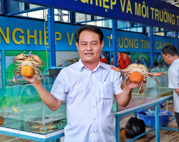 Hôm nay ngày đầu lễ hội ẩm thực cua Cà Mau ở TP.HCM: Thực khách hào hứng Hôm nay ngày đầu lễ hội ẩm thực cua Cà Mau ở TP.HCM: Thực khách hào hứng