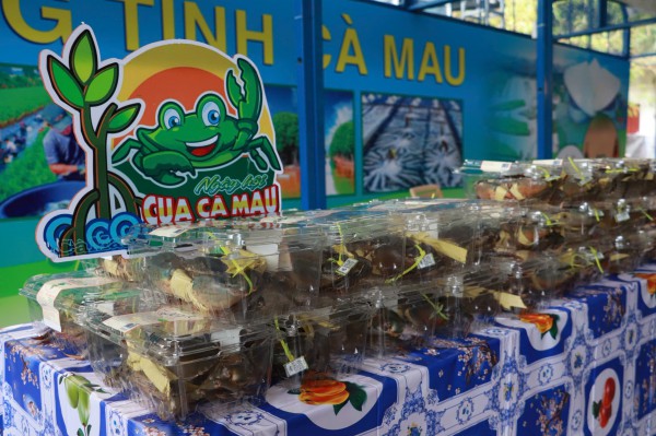 Hôm nay ngày đầu lễ hội ẩm thực cua Cà Mau ở TP.HCM: Thực khách hào hứng Hôm nay ngày đầu lễ hội ẩm thực cua Cà Mau ở TP.HCM: Thực khách hào hứng