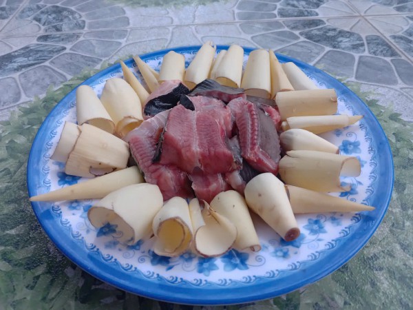 Hương vị quê hương: Cá đuối um bắp chuối Hương vị quê hương: Cá đuối um bắp chuối