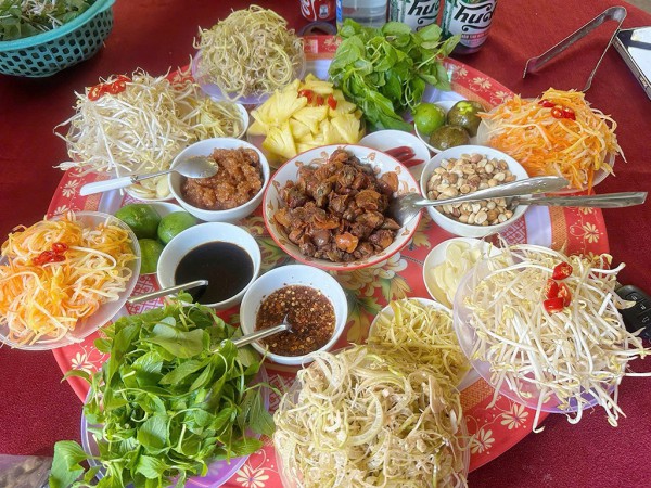 Hương vị quê hương: Sò huyết cửa sông Roòn 'lên mâm' Hương vị quê hương: Sò huyết cửa sông Roòn 'lên mâm'