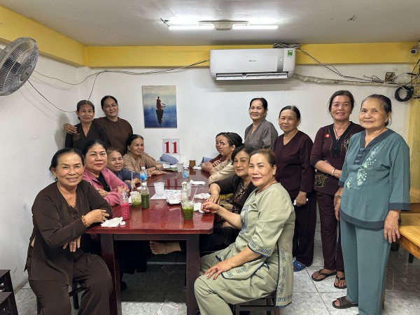 Khai mạc Vesak 2025: Quán chay cạnh Việt Nam Quốc Tự TP.HCM ùn ùn khách 'gấp 3 ngày thường!' Khai mạc Vesak 2025: Quán chay cạnh Việt Nam Quốc Tự TP.HCM ùn ùn khách 'gấp 3 ngày thường!'