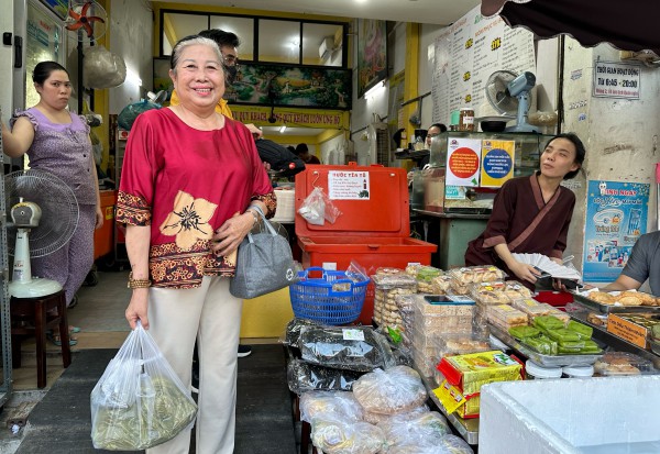 Khai mạc Vesak 2025: Quán chay cạnh Việt Nam Quốc Tự TP.HCM ùn ùn khách 'gấp 3 ngày thường!' Khai mạc Vesak 2025: Quán chay cạnh Việt Nam Quốc Tự TP.HCM ùn ùn khách 'gấp 3 ngày thường!'
