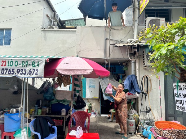 Kỳ lạ cơm gà 'thả dây' ở TP.HCM: Bà chủ ăn chay trường, không nếm món mình nấu Kỳ lạ cơm gà 'thả dây' ở TP.HCM: Bà chủ ăn chay trường, không nếm món mình nấu