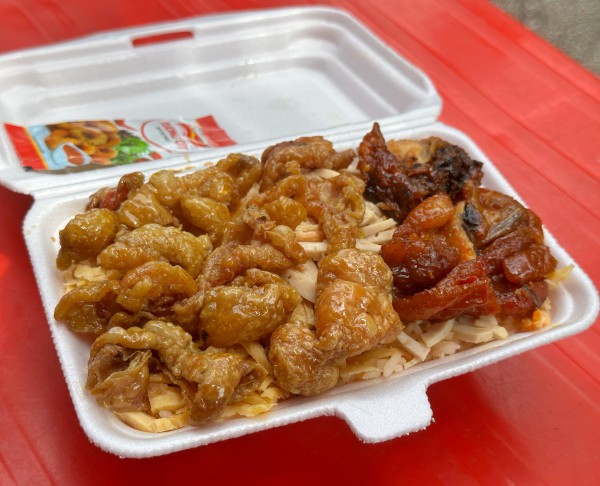 Kỳ lạ cơm gà 'thả dây' ở TP.HCM: Bà chủ ăn chay trường, không nếm món mình nấu Kỳ lạ cơm gà 'thả dây' ở TP.HCM: Bà chủ ăn chay trường, không nếm món mình nấu