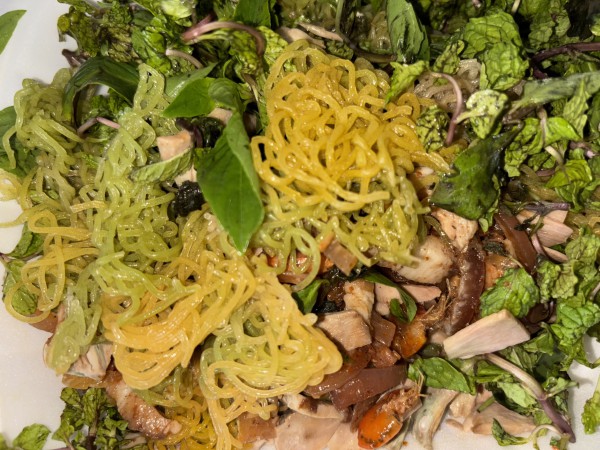 Kỳ lạ loài 'thỏ biển' đẻ ra bún, món ngon khiến thực khách thích mê