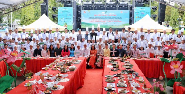 Kỷ lục Việt Nam: 200 món chay từ sen tại lễ hội ẩm thực chay ở TP.HCM Kỷ lục Việt Nam: 200 món chay từ sen tại lễ hội ẩm thực chay ở TP.HCM