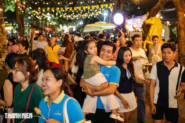 Lễ hội ẩm thực 500 món từ khách sạn 4, 5 sao ở TP.HCM: Giá bình dân, khách đông nghịt