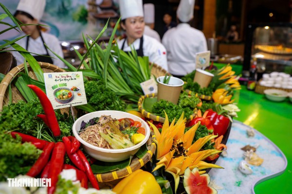 Lễ hội ẩm thực 500 món từ khách sạn 4, 5 sao ở TP.HCM: Giá bình dân, khách đông nghịt