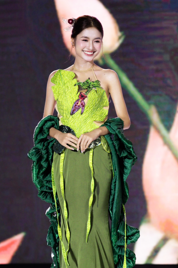 Lễ hội ẩm thực chay 2025: Hoa hậu Nguyễn Thanh Hà lan tỏa thông điệp sống xanh Lễ hội ẩm thực chay 2025: Hoa hậu Nguyễn Thanh Hà lan tỏa thông điệp sống xanh