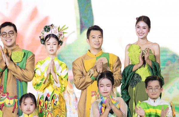 Lễ hội ẩm thực chay 2025: Hoa hậu Nguyễn Thanh Hà lan tỏa thông điệp sống xanh Lễ hội ẩm thực chay 2025: Hoa hậu Nguyễn Thanh Hà lan tỏa thông điệp sống xanh