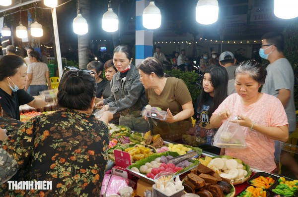 Lễ hội ẩm thực ở ngôi chợ trăm tuổi tại TP.HCM: Hàng trăm loại bánh miền Tây bắt mắt Lễ hội ẩm thực ở ngôi chợ trăm tuổi tại TP.HCM: Hàng trăm loại bánh miền Tây bắt mắt