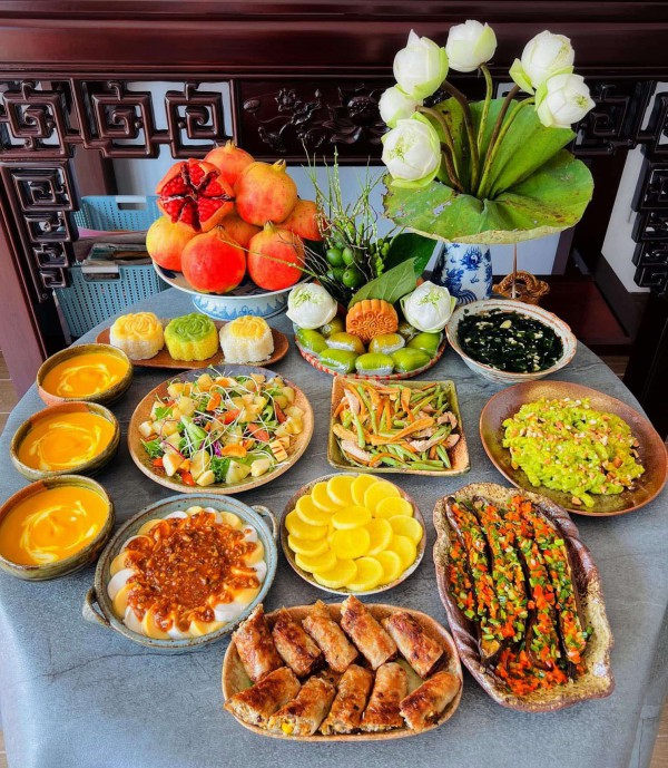 Mâm cúng Vu lan rằm tháng 7 âm lịch đẹp mắt: Chay thanh tịnh, mặn đủ đầy