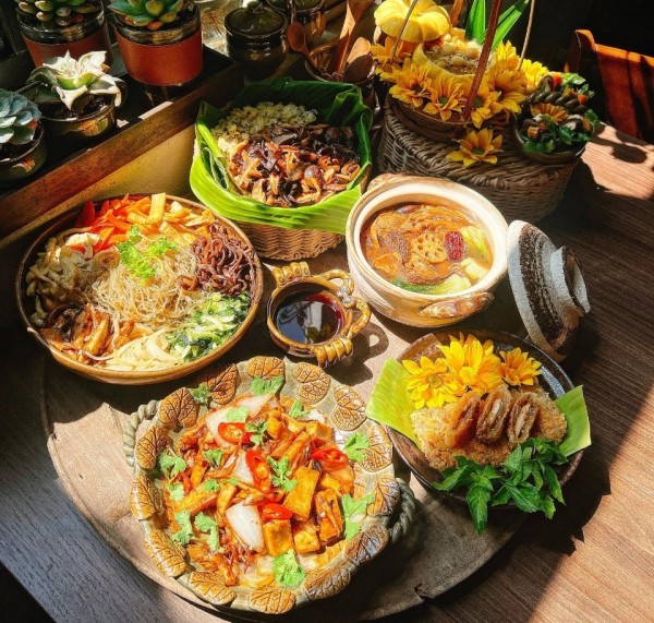 Mâm cúng Vu lan rằm tháng 7 âm lịch đẹp mắt: Chay thanh tịnh, mặn đủ đầy