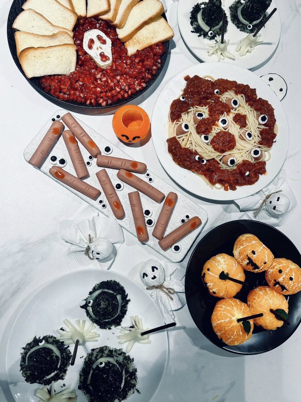 Mẹ 3 con tự làm mâm cỗ Halloween, dân mạng ngạc nhiên, khen hết lời