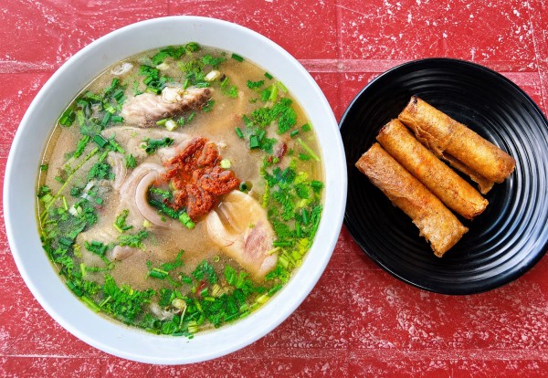 Món cháo... lạ, chỉ bán vài giờ mỗi sáng: Khách đến trễ hết phần Món cháo... lạ, chỉ bán vài giờ mỗi sáng: Khách đến trễ hết phần