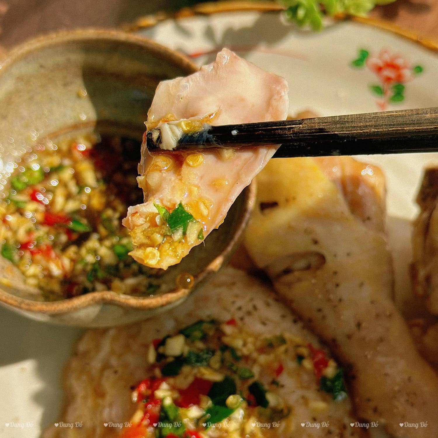 Món cơm gà hầm ngon "bá cháy", ăn cả con chưa đã thèm Món cơm gà hầm ngon "bá cháy", ăn cả con chưa đã thèm