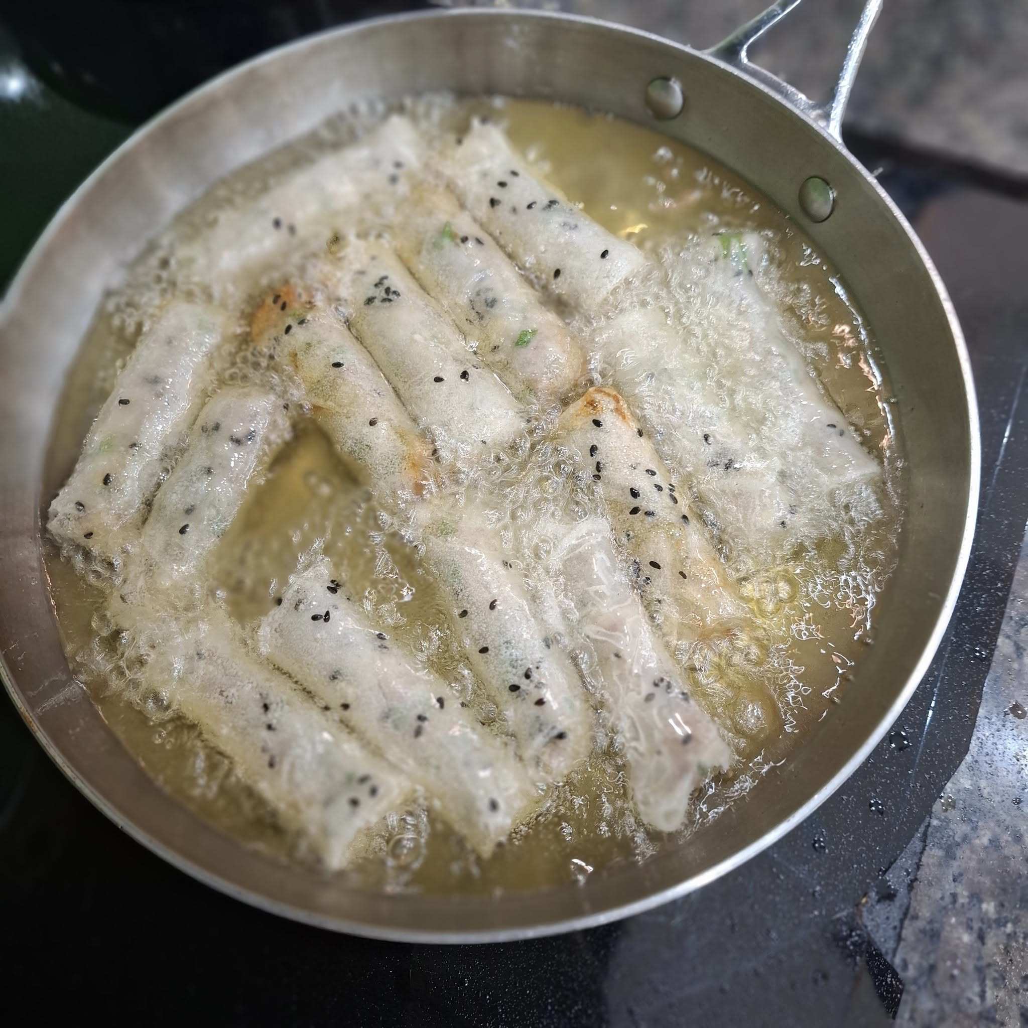 Món ngon giòn rụm từ nguyên liệu dân dã, giá cực rẻ Món ngon giòn rụm từ nguyên liệu dân dã, giá cực rẻ