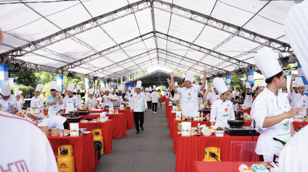 Ngày đầu lễ hội ẩm thực chay ở TP.HCM: Hấp dẫn hàng trăm món 'đẹp như tranh' Ngày đầu lễ hội ẩm thực chay ở TP.HCM: Hấp dẫn hàng trăm món 'đẹp như tranh'