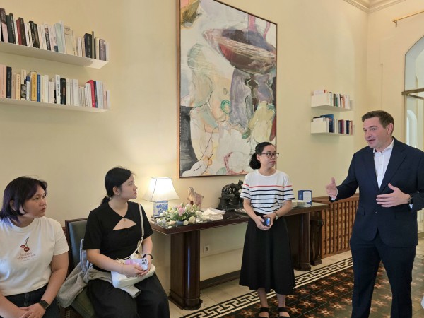 Nghệ thuật bài trí bàn ăn kiểu Pháp: Vì sao từng chi tiết đều có quy tắc?