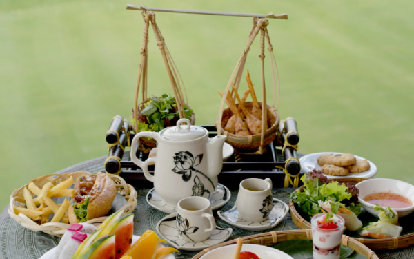 Nhập môn trà chiều Anh quốc kèm thực đơn sang chảnh của giới tinh hoa