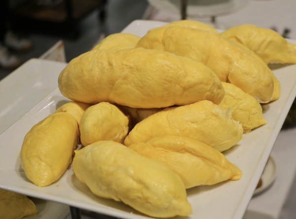 Nướng quả sầu riêng 'heo' 11 kg, chàng trai bất ngờ với hương vị Nướng quả sầu riêng 'heo' 11 kg, chàng trai bất ngờ với hương vị