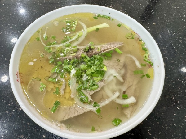 Phường Bàn Cờ có phở Lệ lừng danh, bún bò mỡ nổi đông kín khách Phường Bàn Cờ có phở Lệ lừng danh, bún bò mỡ nổi đông kín khách