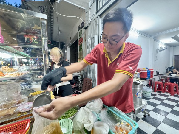 Phường Gia Định có đường ẩm thực Vạn Kiếp, chợ Bà Chiểu cũng là điểm đến không thể bỏ qua Phường Gia Định có đường ẩm thực Vạn Kiếp, chợ Bà Chiểu cũng là điểm đến không thể bỏ qua