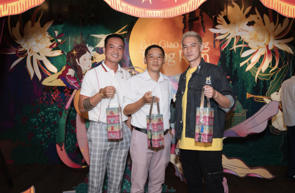 Quà tặng trung thu 2025 'gây sốt' ở TP.HCM nhờ ý tưởng có 1-0-2