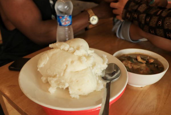 Quán ăn bán món Nigeria ở TP.HCM, khách châu Phi 'theo' suốt gần 20 năm Quán ăn bán món Nigeria ở TP.HCM, khách châu Phi 'theo' suốt gần 20 năm