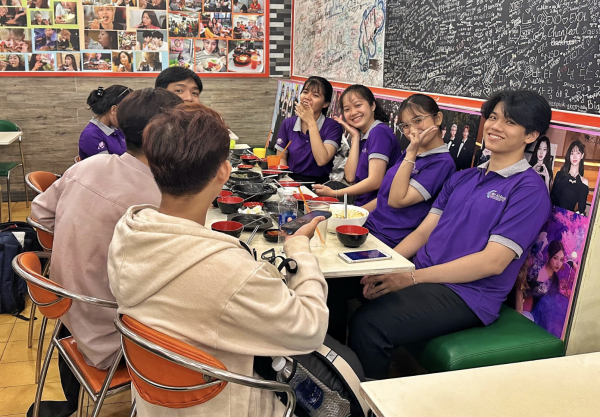 Quán ăn ở TP.HCM 'chỉ giữ xe không giữ nón bảo hiểm': Thực khách thấy sao? Quán ăn ở TP.HCM 'chỉ giữ xe không giữ nón bảo hiểm': Thực khách thấy sao?