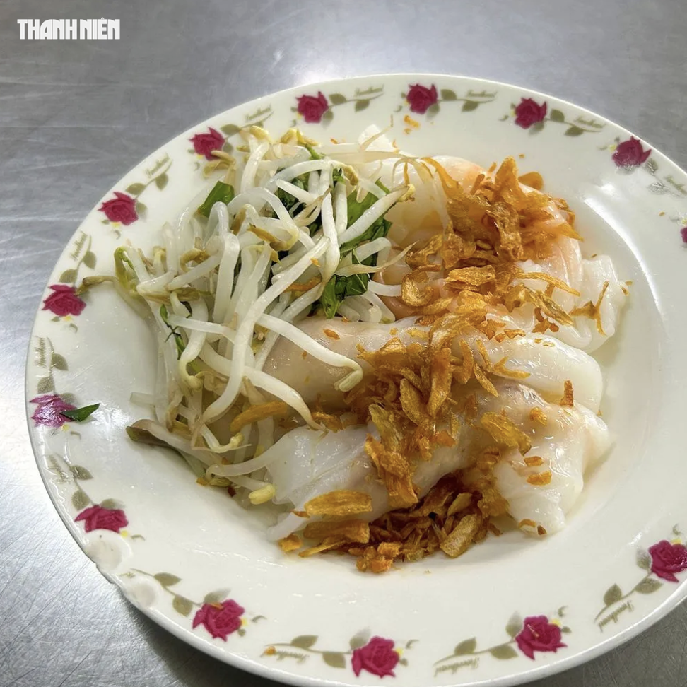 Quán bánh cuốn Michelin ở trung tâm TP.HCM: Thâm niên 65 năm, bà chủ có thói quen đặc biệt Quán bánh cuốn Michelin ở trung tâm TP.HCM: Thâm niên 65 năm, bà chủ có thói quen đặc biệt
