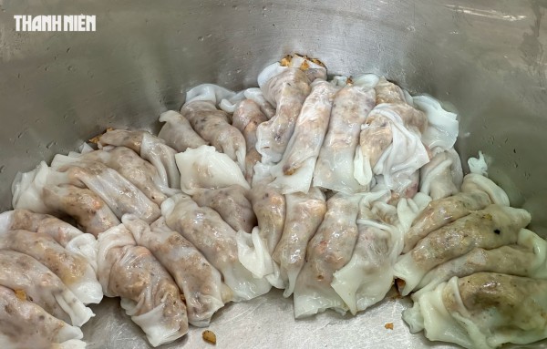 Quán bánh cuốn Michelin ở trung tâm TP.HCM: Thâm niên 65 năm, bà chủ có thói quen đặc biệt Quán bánh cuốn Michelin ở trung tâm TP.HCM: Thâm niên 65 năm, bà chủ có thói quen đặc biệt