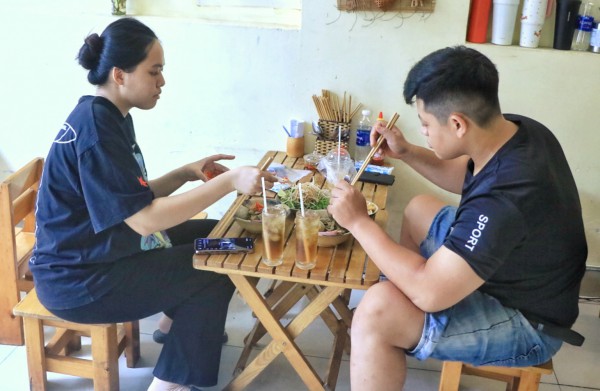 Quán bún cua thối Gia Lai hiếm có ở TP.HCM: 'Thum thủm mà… lỡ ghiền!' Quán bún cua thối Gia Lai hiếm có ở TP.HCM: 'Thum thủm mà… lỡ ghiền!'
