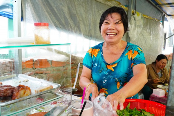 Quán bún mắm trong chợ 'nặng ký' nhất miền Tây: Bà chủ... có lối đi riêng Quán bún mắm trong chợ 'nặng ký' nhất miền Tây: Bà chủ... có lối đi riêng