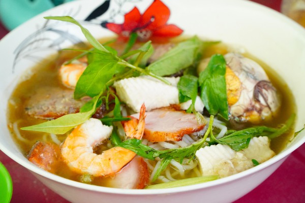 Quán bún mắm trong chợ 'nặng ký' nhất miền Tây: Bà chủ... có lối đi riêng Quán bún mắm trong chợ 'nặng ký' nhất miền Tây: Bà chủ... có lối đi riêng