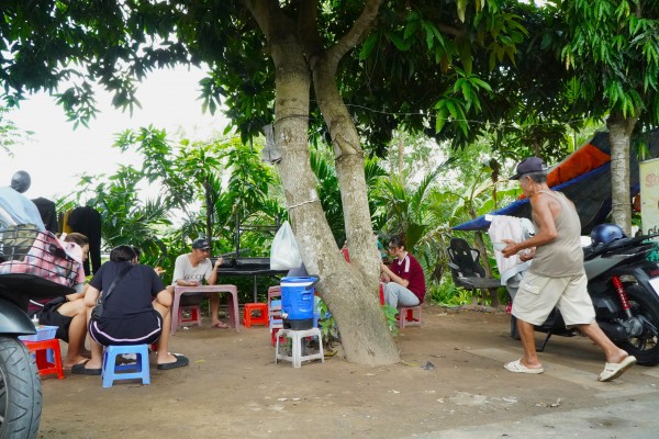 Quán bún riêu 40 năm ở miền Tây: Ông bà U.80 bán tô 5.000 đồng vẫn vui Quán bún riêu 40 năm ở miền Tây: Ông bà U.80 bán tô 5.000 đồng vẫn vui