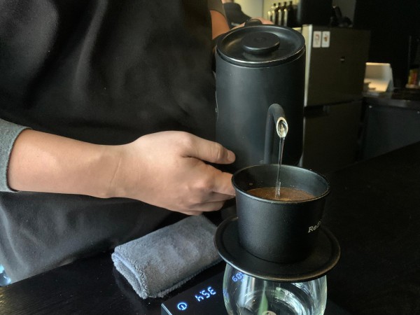 Quán cà phê khách trả tiền ‘tùy tâm trạng’, vỏn vẹn 8 chỗ ngồi ở Hà Nội