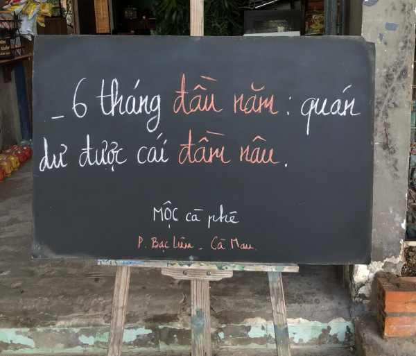 Quán cà phê miền Tây gây bão mạng với bảng thông báo 'mặn mà' có 1-0-2 Quán cà phê miền Tây gây bão mạng với bảng thông báo 'mặn mà' có 1-0-2