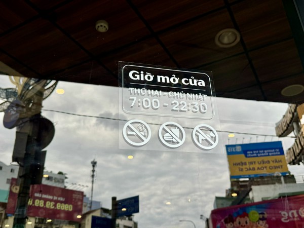 Quán cà phê ở TP.HCM cấm hút thuốc: Khách vi phạm, xử trí thế nào? Quán cà phê ở TP.HCM cấm hút thuốc: Khách vi phạm, xử trí thế nào?